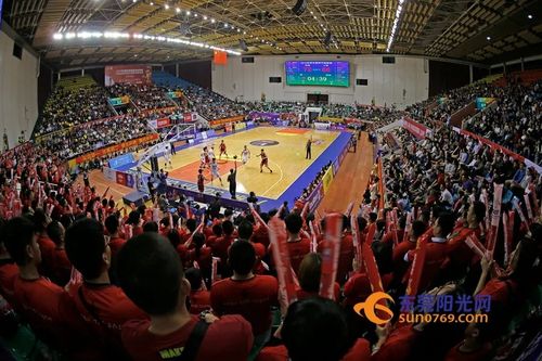 ▲东莞市篮球联赛决赛成为球迷的节日.jpg